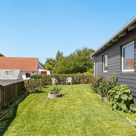3 Bedroom Pet Friendly In